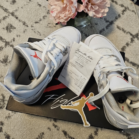White Oreo Jordan 4 (GS) 5Y Impossible Kicks - Picture 1 of 7